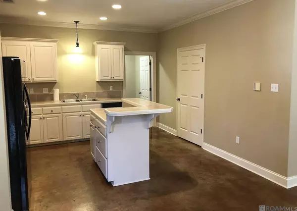 3812 Southpass Ave, Baton Rouge, LA 70820