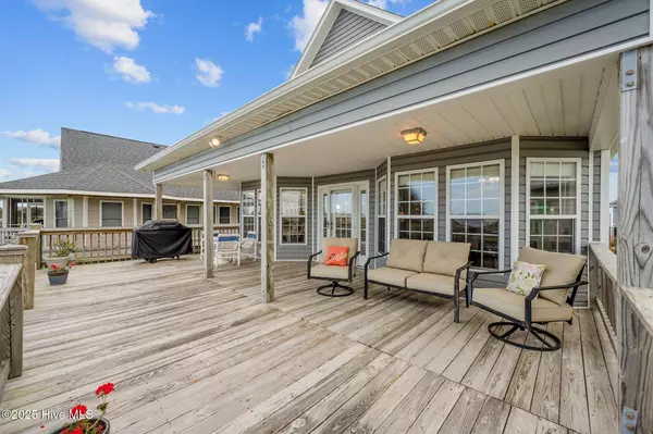 9056 W 9th ST, Surf City, NC 28445