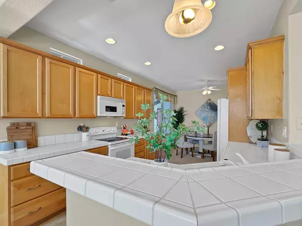 1127 Picket Fence LN, Lincoln, CA 95648