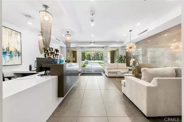 460 N Palm DR #105, Beverly Hills, CA 90210