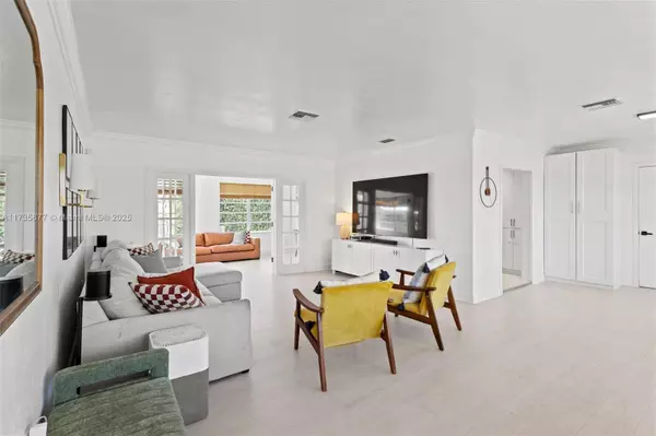 5010 SW 90th Ct, Miami, FL 33165