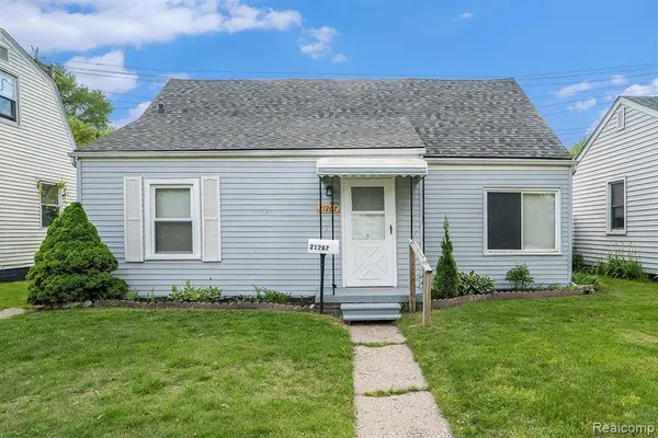 21267 WALTHAM Road, Warren, MI 48089