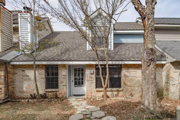 2042 Michel Delving Rd, Baton Rouge, LA 70810