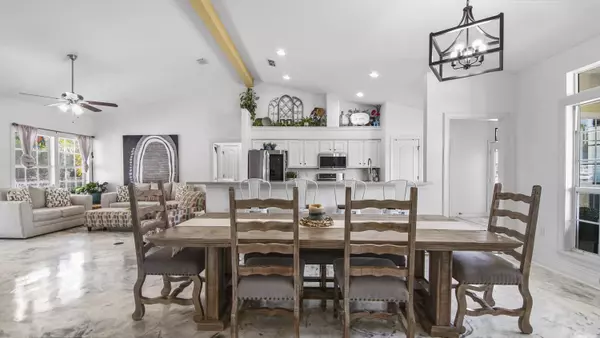 281 Gulf Pines Court, Freeport, FL 32439