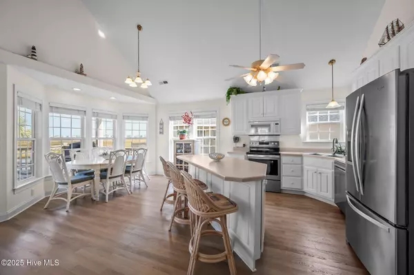 9056 W 9th ST, Surf City, NC 28445