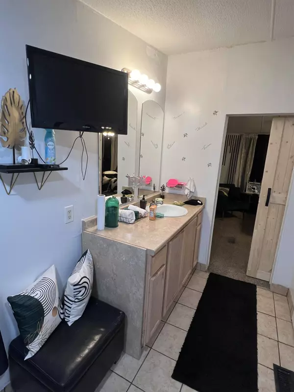 4325 Slash Pine LN, Tallahassee, FL 32305