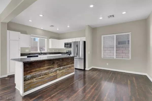 7113 River Meadows Avenue, Las Vegas, NV 89131