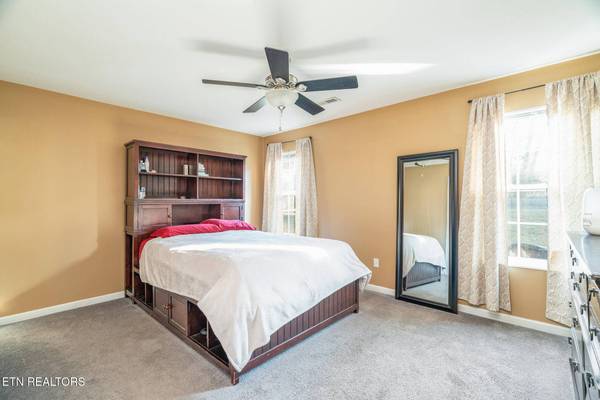 5035 Cattail LN, Corryton, TN 37721