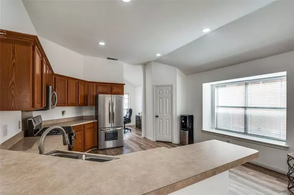 5915 Naravista Drive, Dallas, TX 75249