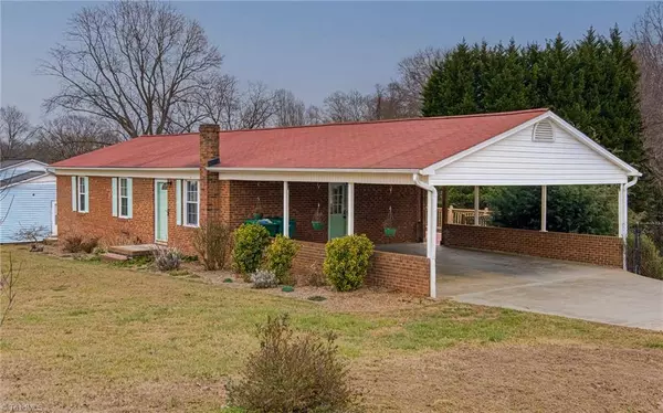 4600 Kings Gate DR, Winston-salem, NC 27101