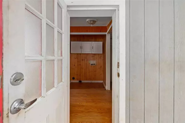 103 E OAKSIDE DR, Interlachen, FL 32148