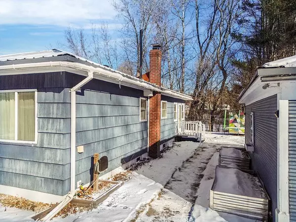 110 Summit AVE, Farmington, ME 04938