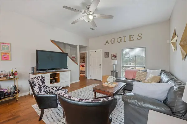 504 W Dexter DR, College Station, TX 77840