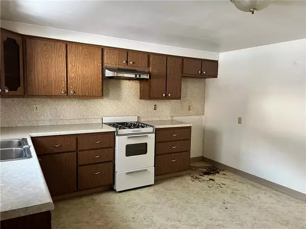 1208 North Ave, Pitcairn, PA 15140