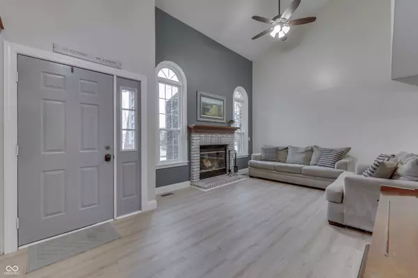 5141 W Scott DR, Greenwood, IN 46142