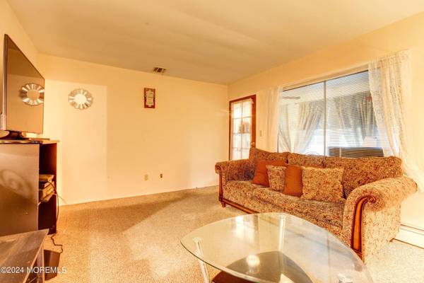 1 Willow Street #C, Toms River, NJ 08757