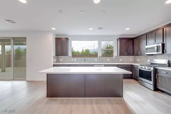 1225 Crimson Sunbird Street, North Las Vegas, NV 89084