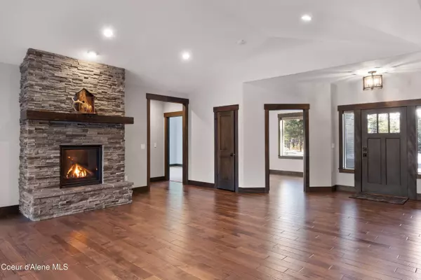 5740 McIntosh Rd, Hayden, ID 83835