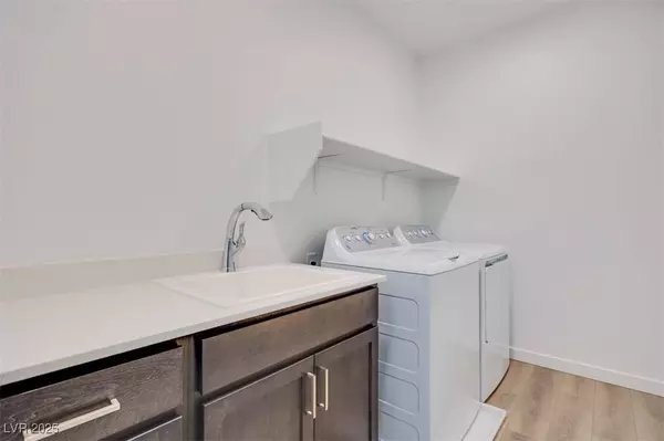 1225 Crimson Sunbird Street, North Las Vegas, NV 89084