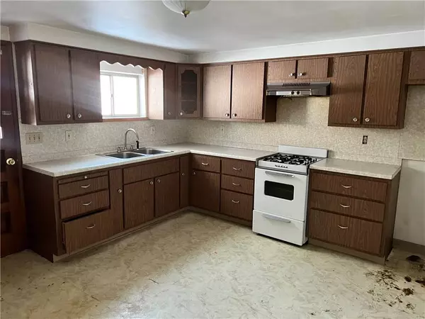 1208 North Ave, Pitcairn, PA 15140