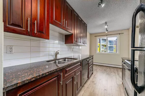 4455A Greenview DR NE #204, Calgary, AB T2E6M1