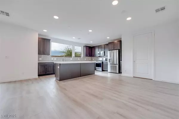 1225 Crimson Sunbird Street, North Las Vegas, NV 89084