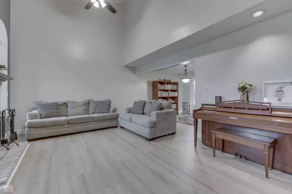 5141 W Scott DR, Greenwood, IN 46142