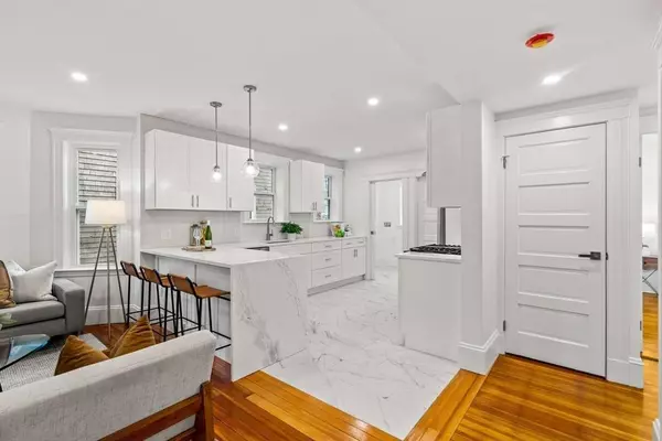 29-31 Cushing St #2, Cambridge, MA 02138