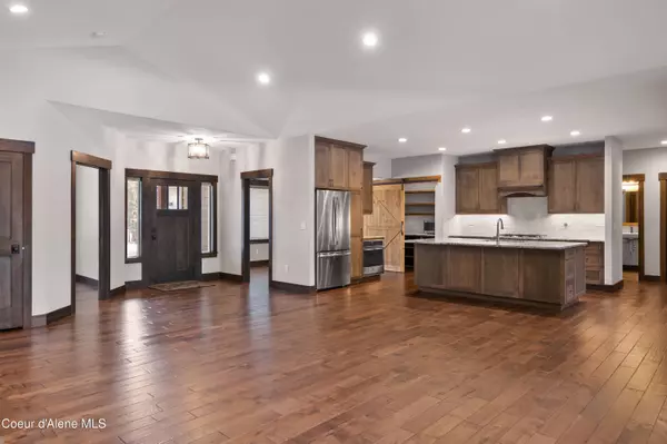 5740 McIntosh Rd, Hayden, ID 83835