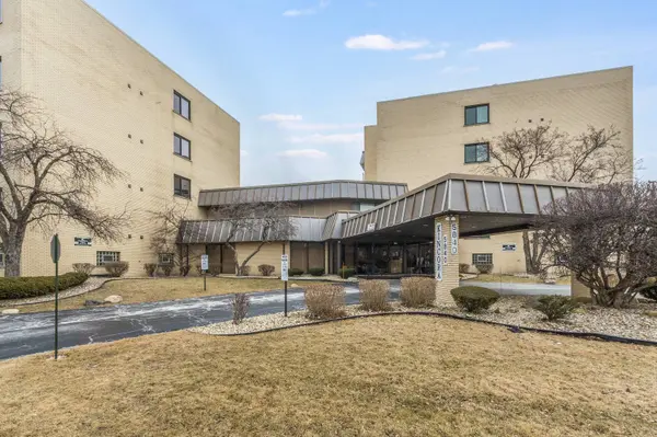 5840 W 104th ST #404, Oak Lawn, IL 60453