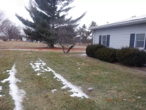 12464 Quaker Street, Constantine, MI 49042