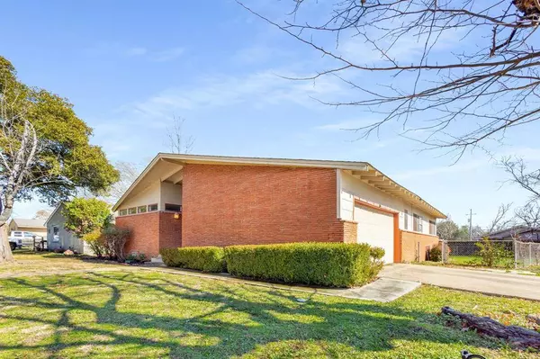 5113 Rector Avenue, Fort Worth, TX 76133