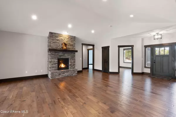 5740 McIntosh Rd, Hayden, ID 83835