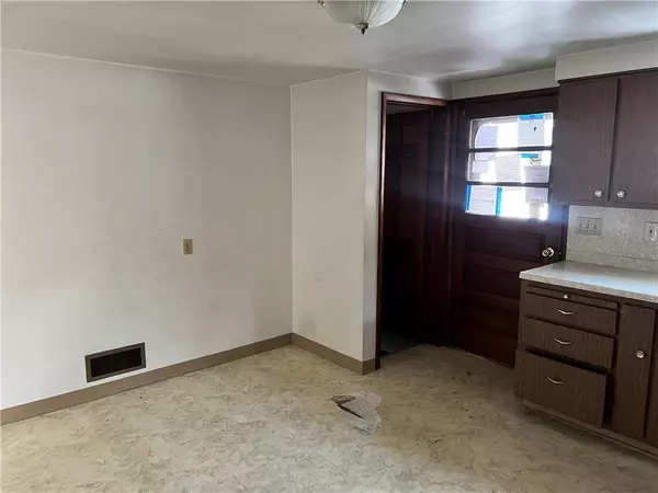 1208 North Ave, Pitcairn, PA 15140