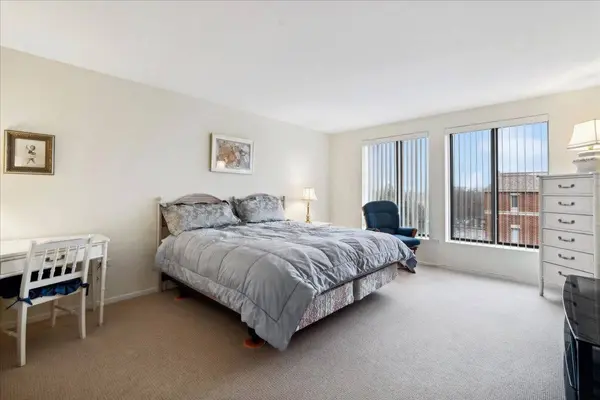 1633 2nd ST #501, Highland Park, IL 60035