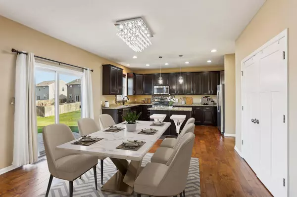 9188 Plymouth RD, Woodbury, MN 55129