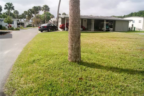 50 LIVE OAK DR, Eustis, FL 32726