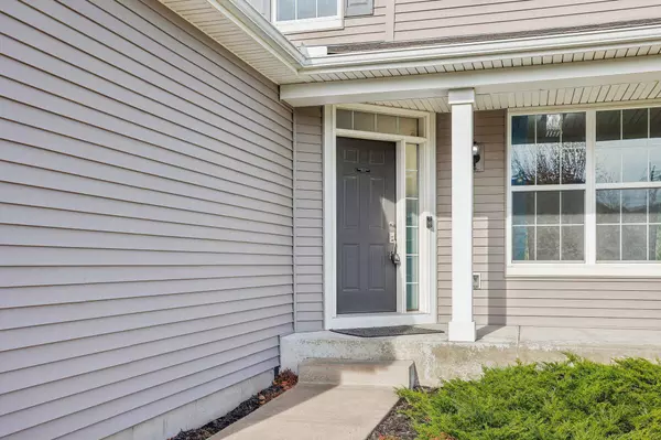 9188 Plymouth RD, Woodbury, MN 55129