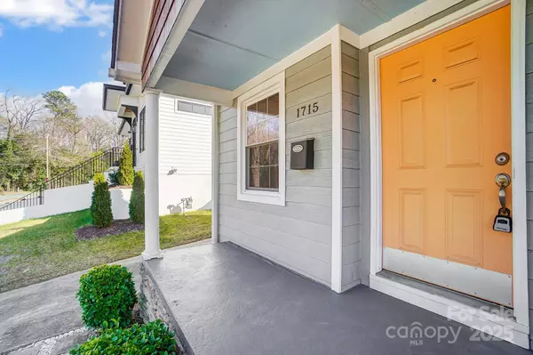 1715 Dunkirk DR, Charlotte, NC 28203