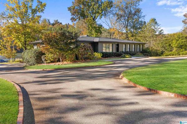 2125 VESTAVIA LAKE DRIVE, Vestavia Hills, AL 35216