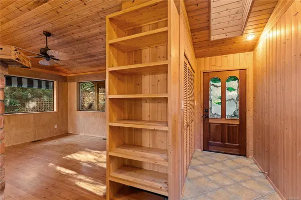 950 Carmen Cres, Gabriola Island, BC V0R 1X2