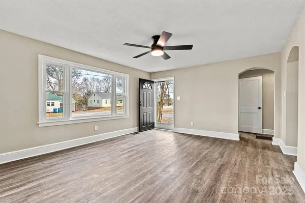 2829 1st AVE NW, Hickory, NC 28601