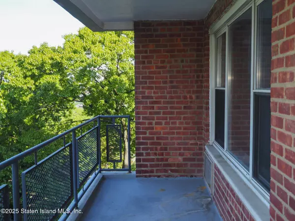 55 Austin PL #5p, Staten Island, NY 10304