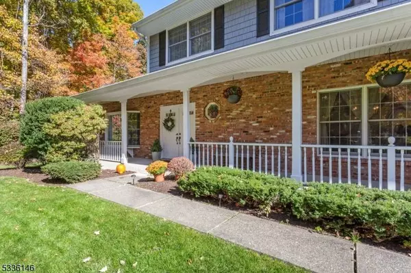 37 Chilhowie Dr, Kinnelon Boro, NJ 07405