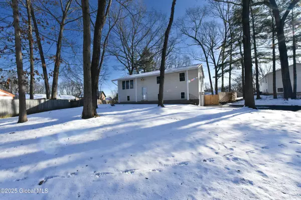 10 Wagon Wheel Trail, Saratoga Springs, NY 12866