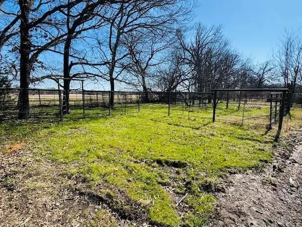 3058 Rs County Road 2610, Alba, TX 75410