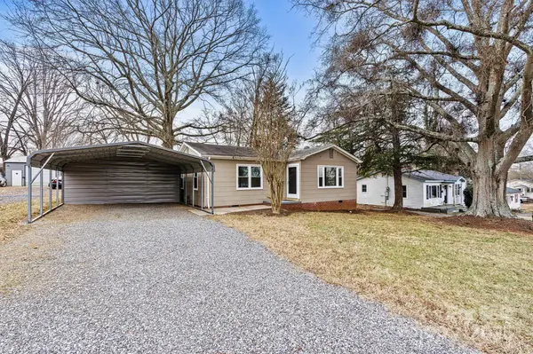 2829 1st AVE NW, Hickory, NC 28601