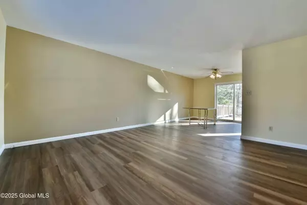 10 Wagon Wheel Trail, Saratoga Springs, NY 12866