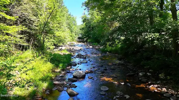 21 Sandisfield Rd, Sandisfield, MA 01255