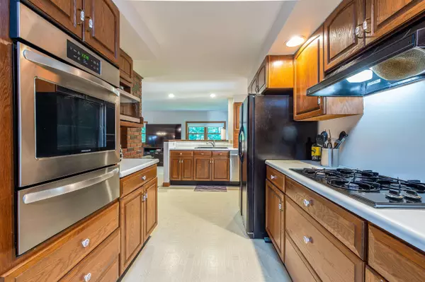 16 Leeside RD, Harpswell, ME 04079